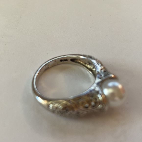 Silver Plated filigree Ring with Faux Pearl NWOT - Picture 4 of 5